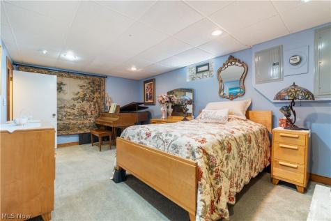 11385 William Penn Avenue NE Hartville OH 44632