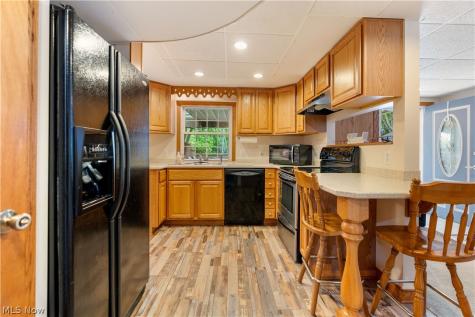 11385 William Penn Avenue NE Hartville OH 44632