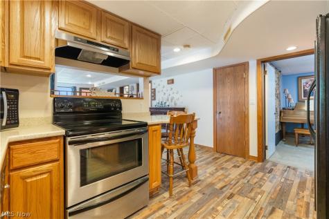 11385 William Penn Avenue NE Hartville OH 44632