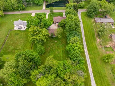 11385 William Penn Avenue NE Hartville OH 44632
