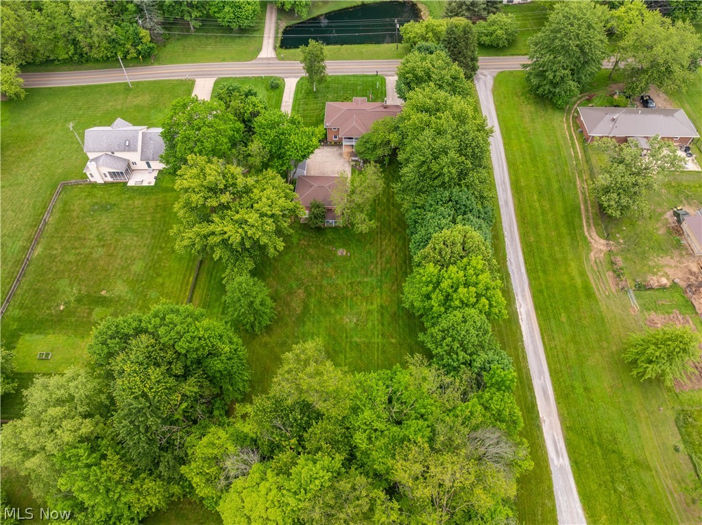 11385 William Penn Avenue NE Hartville OH 44632
