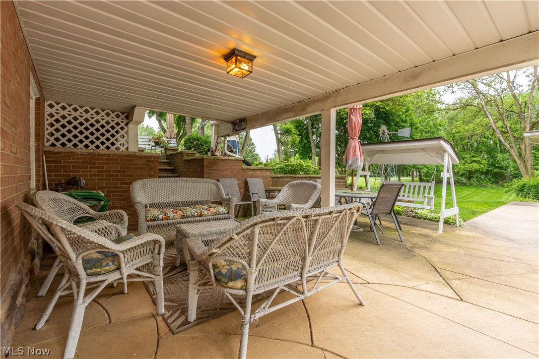 11385 William Penn Avenue NE Hartville OH 44632