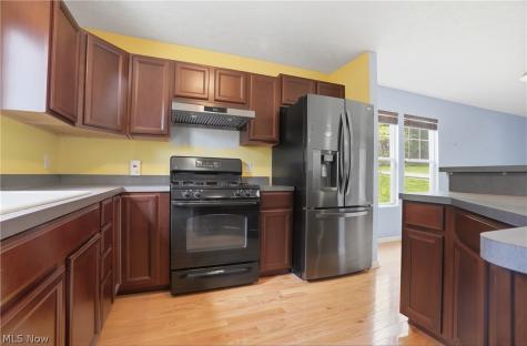 182 Elizabeth Parkway Akron OH 44304