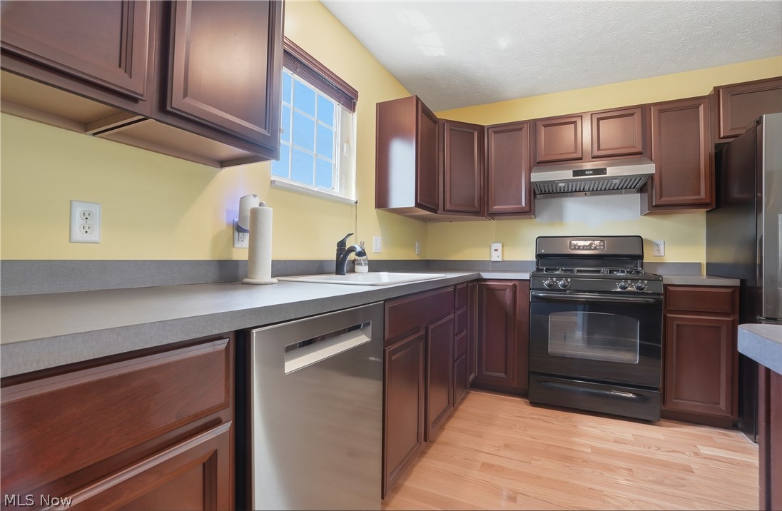 182 Elizabeth Parkway Akron OH 44304