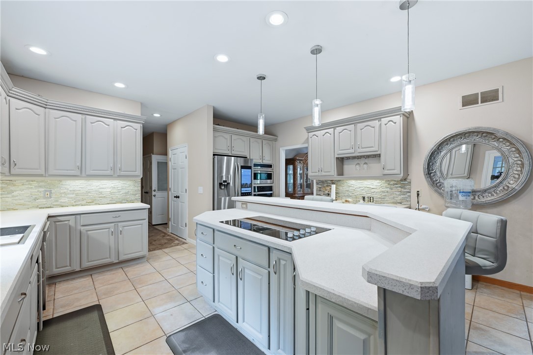 6605 Brookhollow Drive SW Warren OH 44481