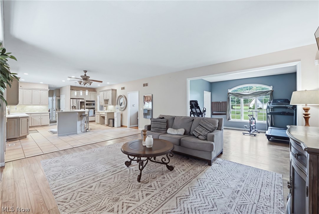 6605 Brookhollow Drive SW Warren OH 44481