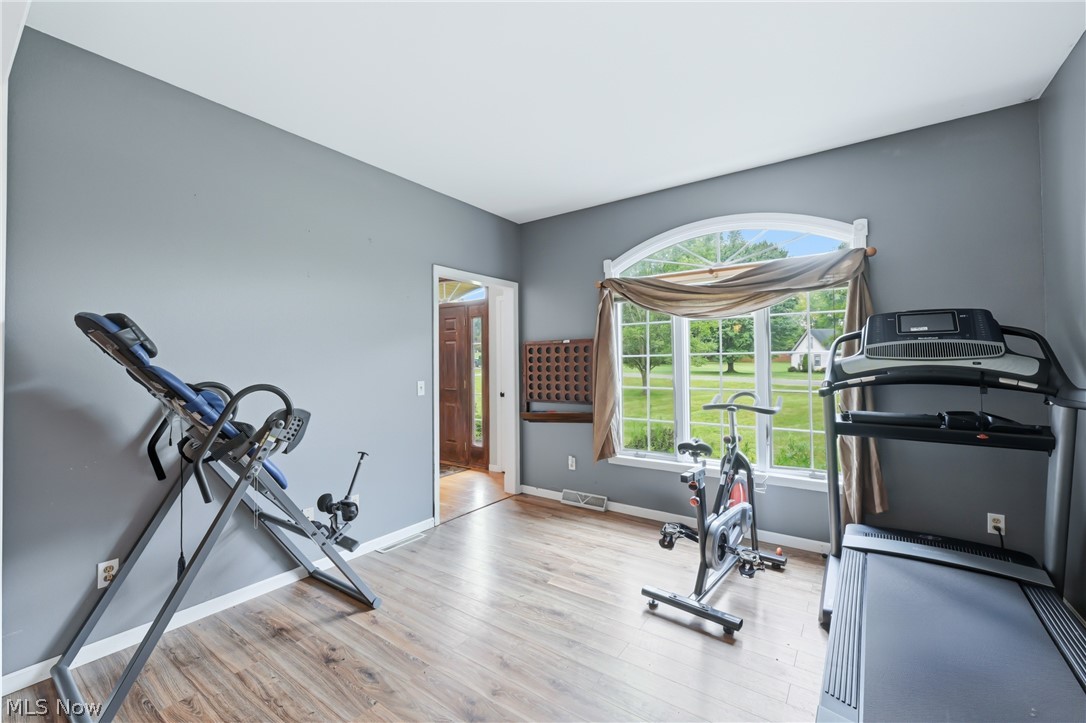 6605 Brookhollow Drive SW Warren OH 44481