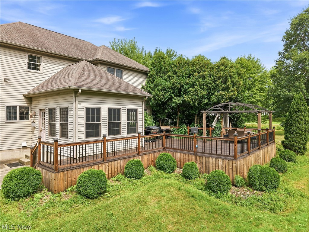 6605 Brookhollow Drive SW Warren OH 44481