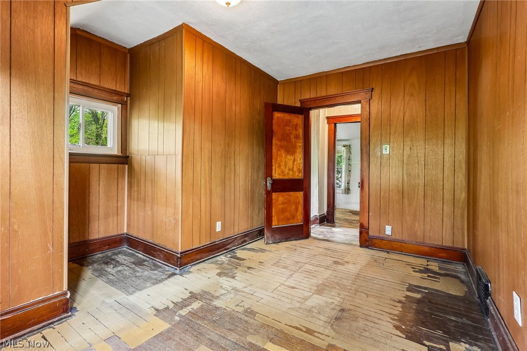 549 Parkdale Drive Akron OH 44307
