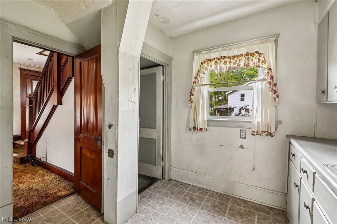 549 Parkdale Drive Akron OH 44307