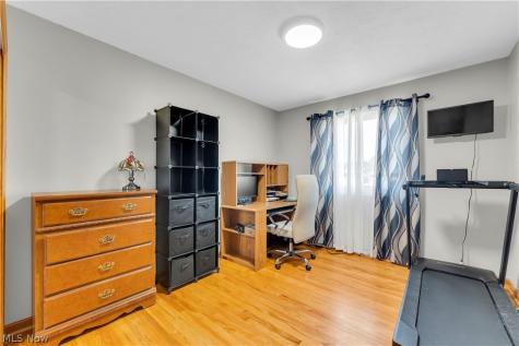 6435 Goebel Drive Parma OH 44134
