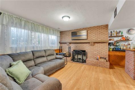 6435 Goebel Drive Parma OH 44134