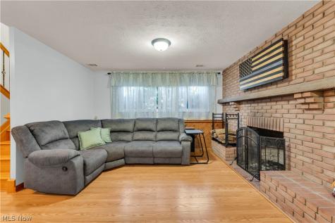 6435 Goebel Drive Parma OH 44134