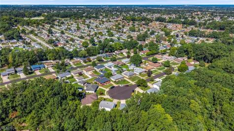 6435 Goebel Drive Parma OH 44134