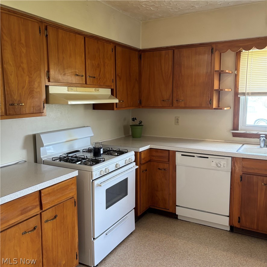 224 S Leavitt Road Amherst OH 44001