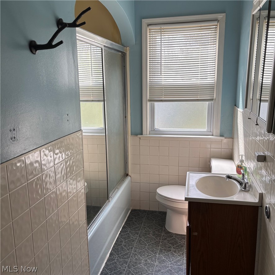 224 S Leavitt Road Amherst OH 44001