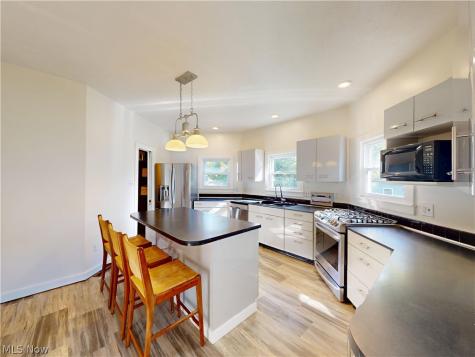 27 Mayfield Avenue Akron OH 44313