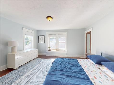 27 Mayfield Avenue Akron OH 44313