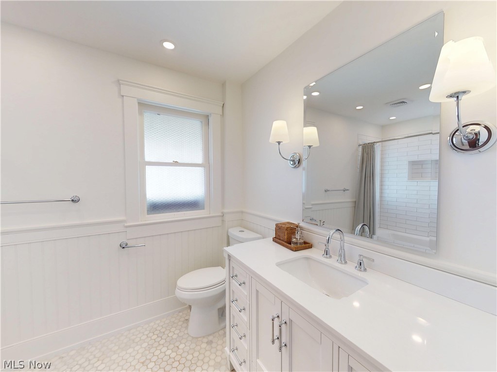 27 Mayfield Avenue Akron OH 44313