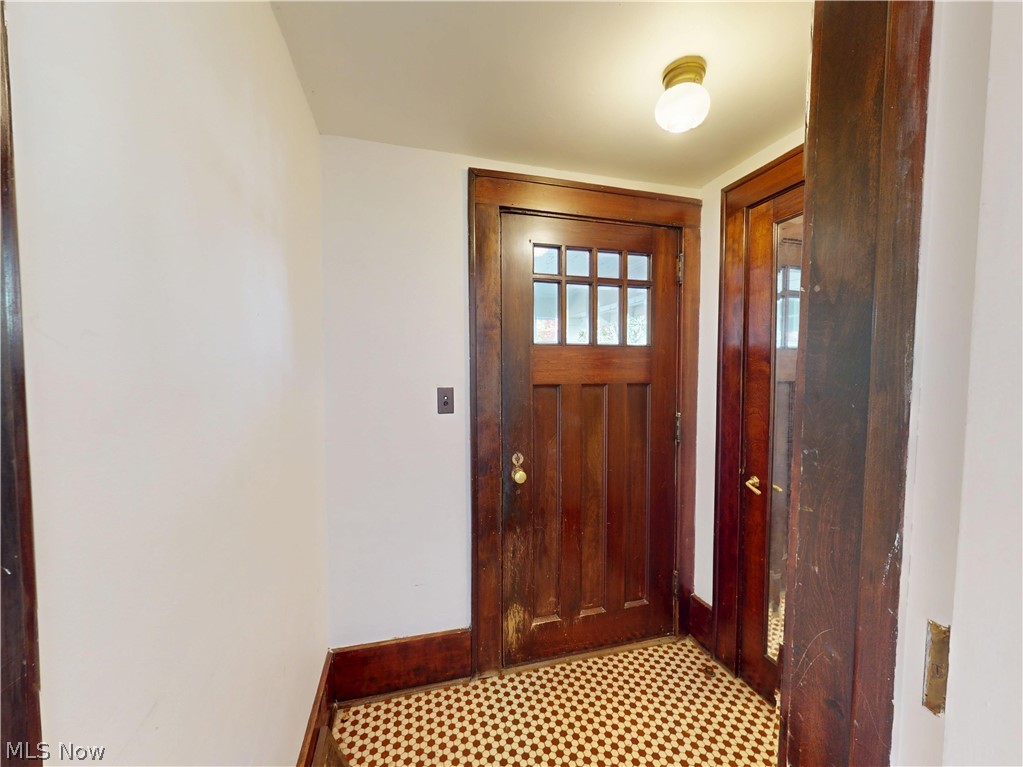 27 Mayfield Avenue Akron OH 44313
