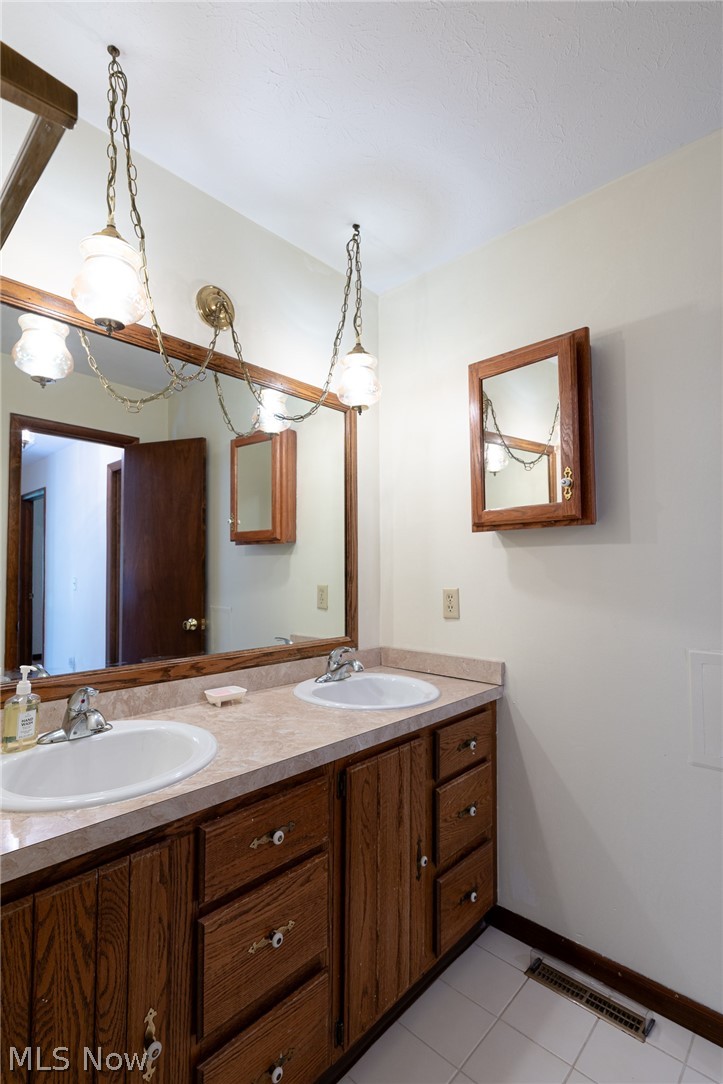 495 Cahoon Road Bay Village OH 44140
