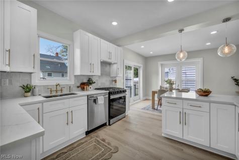 1548 Olivewood Avenue Lakewood OH 44107