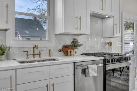 1548 Olivewood Avenue Lakewood OH 44107