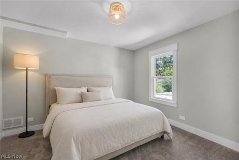 1548 Olivewood Avenue Lakewood OH 44107