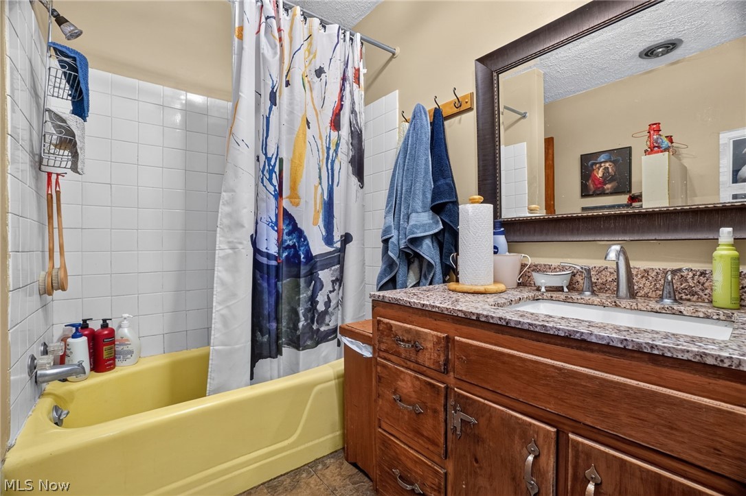 8910 Crackel Road Chagrin Falls OH 44023