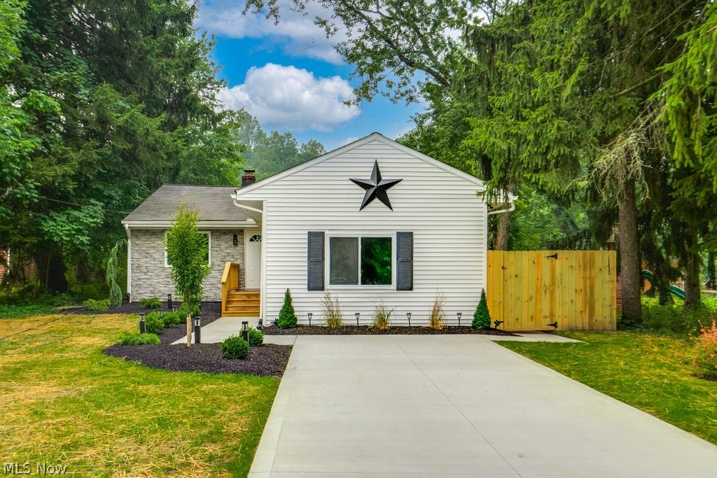 4867 Royalwood Road North Royalton OH 44133
