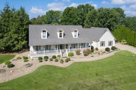 1067 Mohawk Trail SW Hartville OH 44632