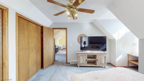 1067 Mohawk Trail SW Hartville OH 44632