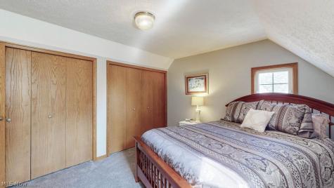 1067 Mohawk Trail SW Hartville OH 44632