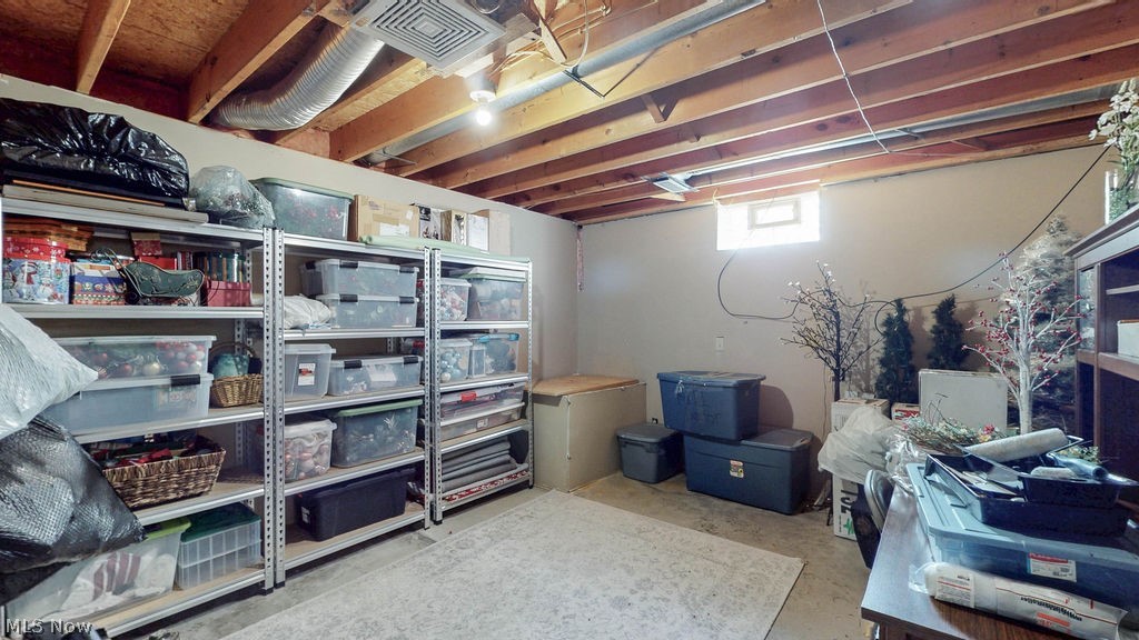 1067 Mohawk Trail SW Hartville OH 44632