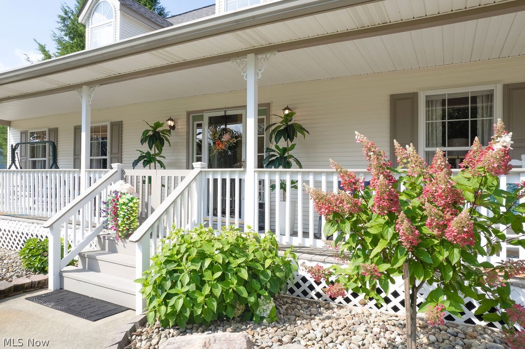 1067 Mohawk Trail SW Hartville OH 44632