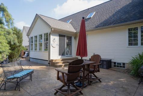 1067 Mohawk Trail SW Hartville OH 44632