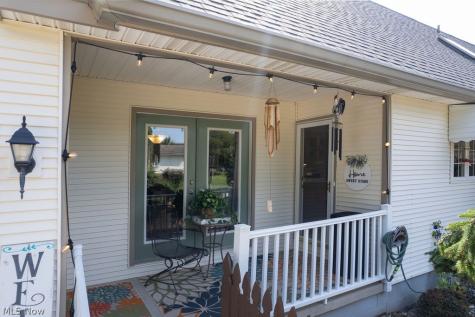1067 Mohawk Trail SW Hartville OH 44632