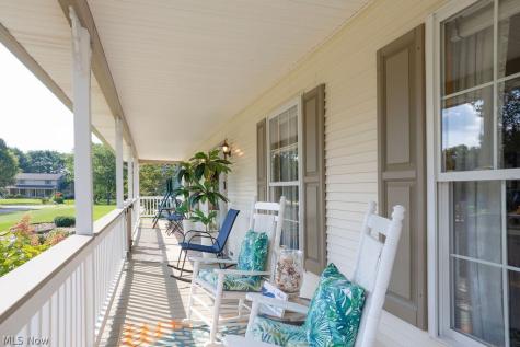 1067 Mohawk Trail SW Hartville OH 44632