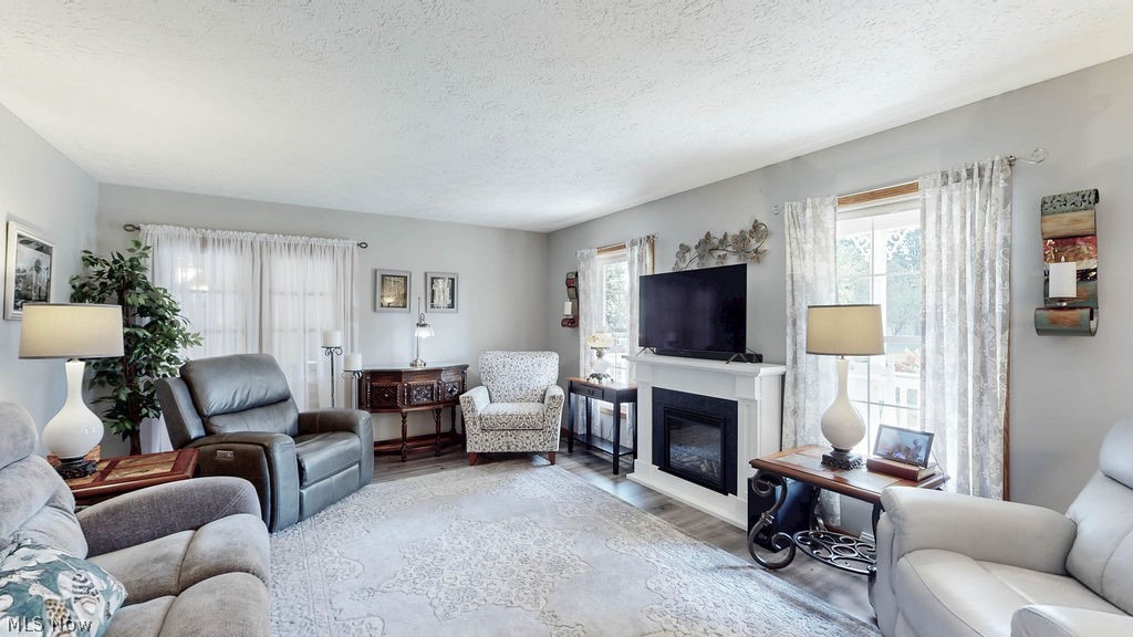 1067 Mohawk Trail SW Hartville OH 44632
