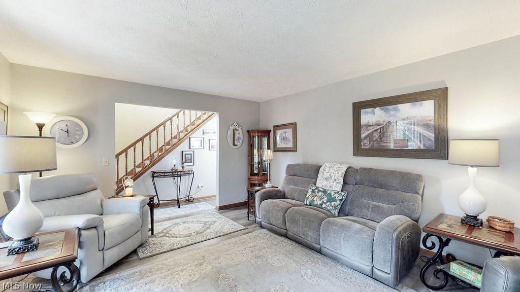1067 Mohawk Trail SW Hartville OH 44632