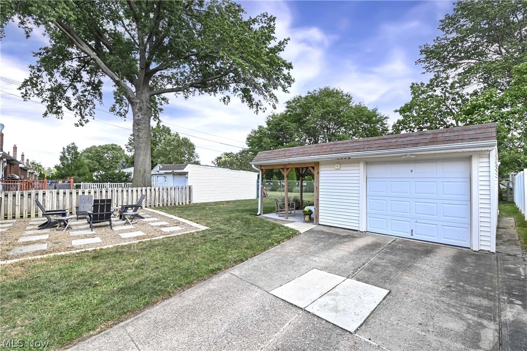 3227 W 153rd Street Cleveland OH 44111