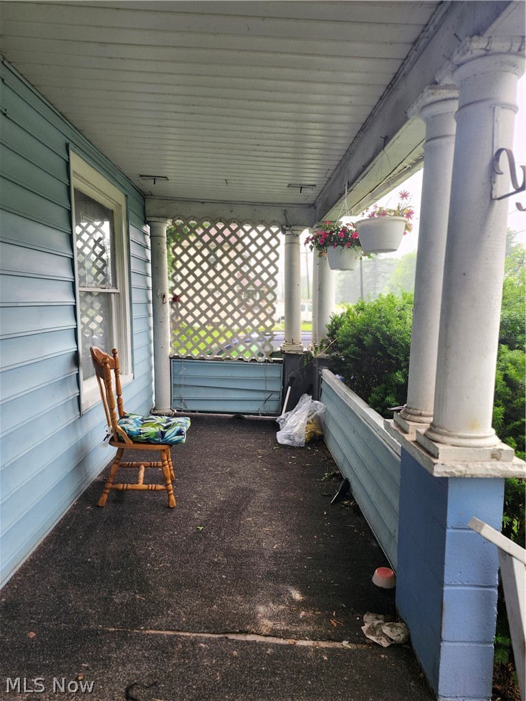 153 W Warren Avenue Youngstown OH 44507