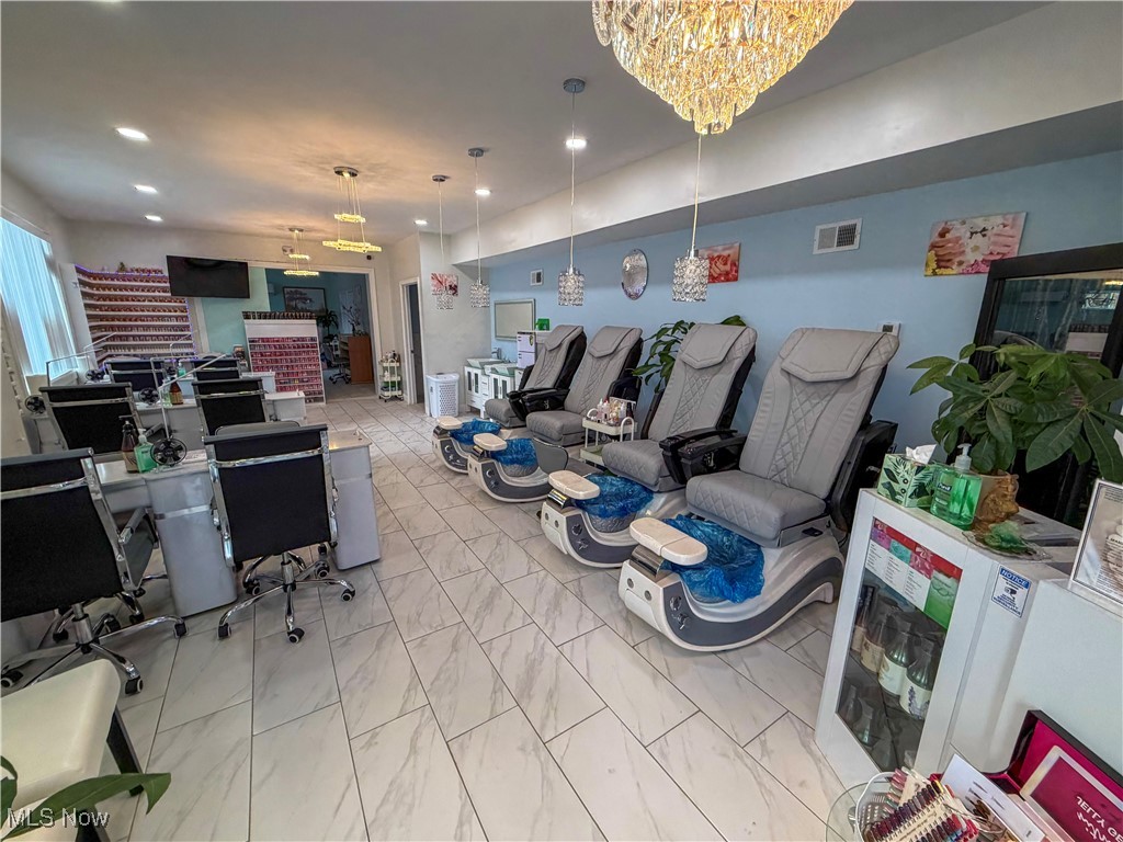 2405 Youngstown Road SE Warren OH 44484