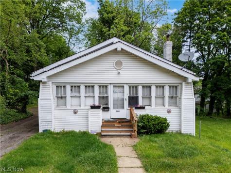 709 Longview Avenue Akron OH 44307