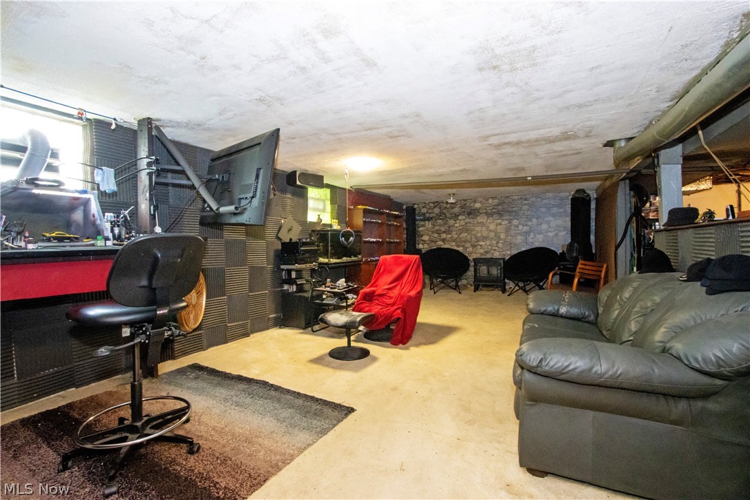 709 Longview Avenue Akron OH 44307