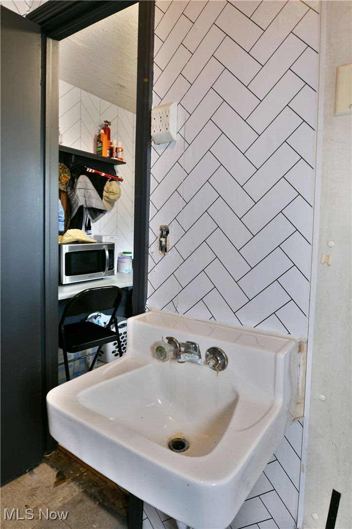8797 Delin Thomas Road Kinsman OH 44428