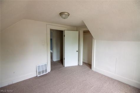 1869 Springfield Center Road Akron OH 44312