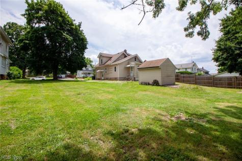 1869 Springfield Center Road Akron OH 44312