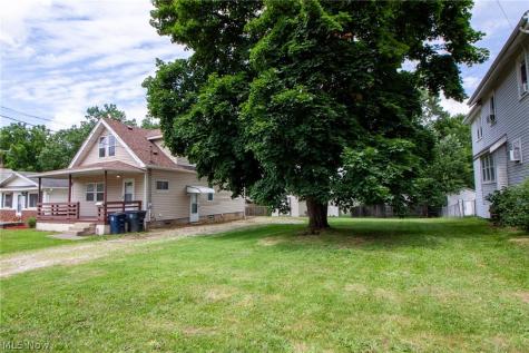1869 Springfield Center Road Akron OH 44312