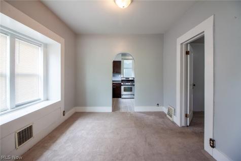 1869 Springfield Center Road Akron OH 44312